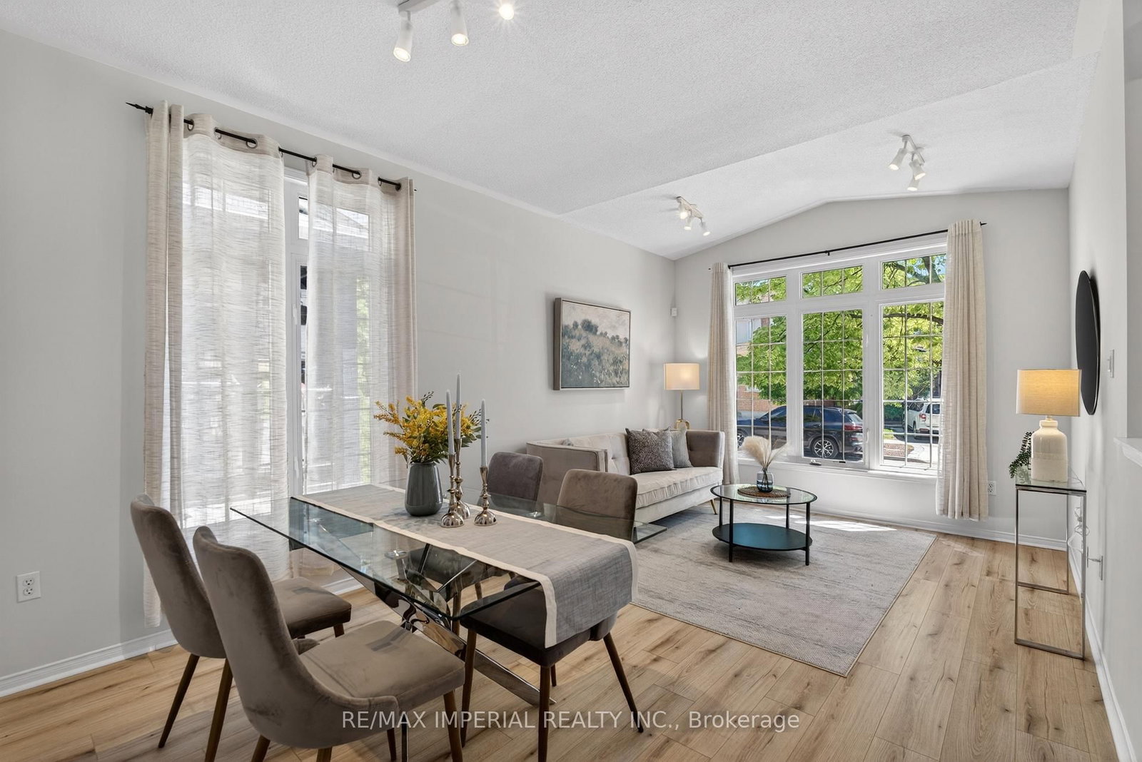 18 Davidoff Street • Markham, ON photo 5