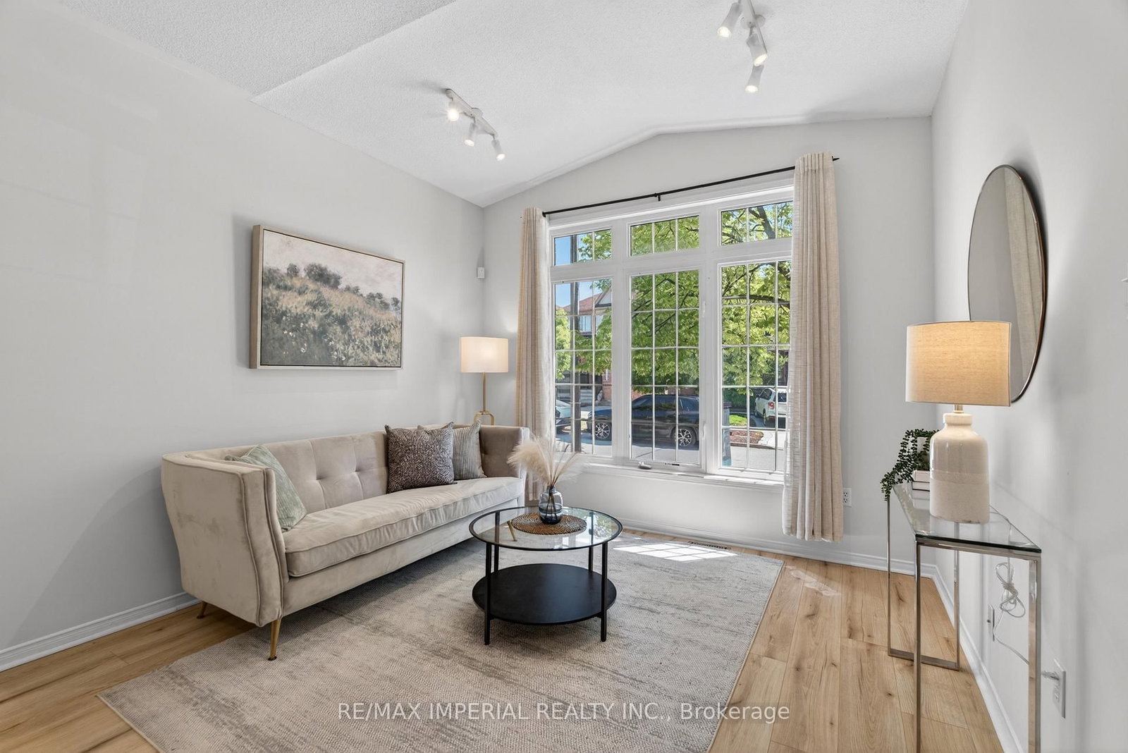 18 Davidoff Street • Markham, ON photo 6
