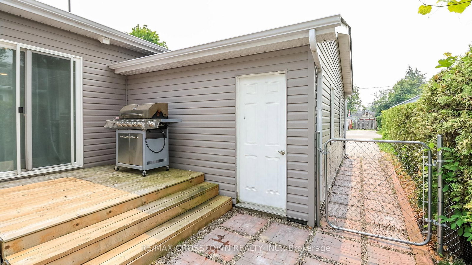 706 Reid Street photo 7