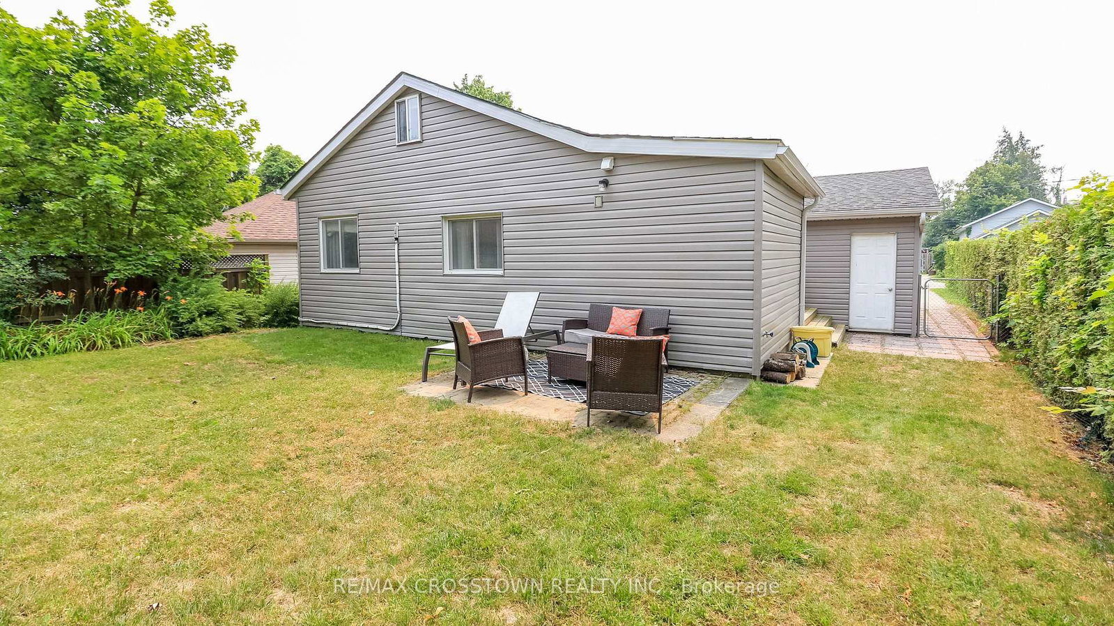 706 Reid Street photo 9