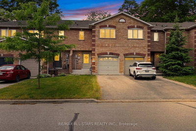 18 Lancaster Court • Georgina, ON photo 3