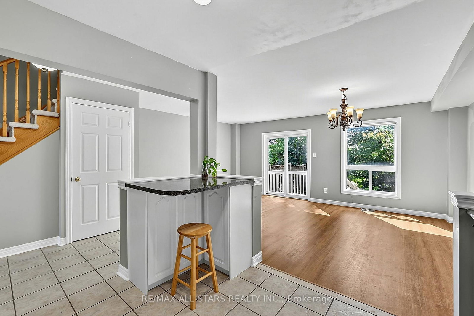 18 Lancaster Court • Georgina, ON photo 9