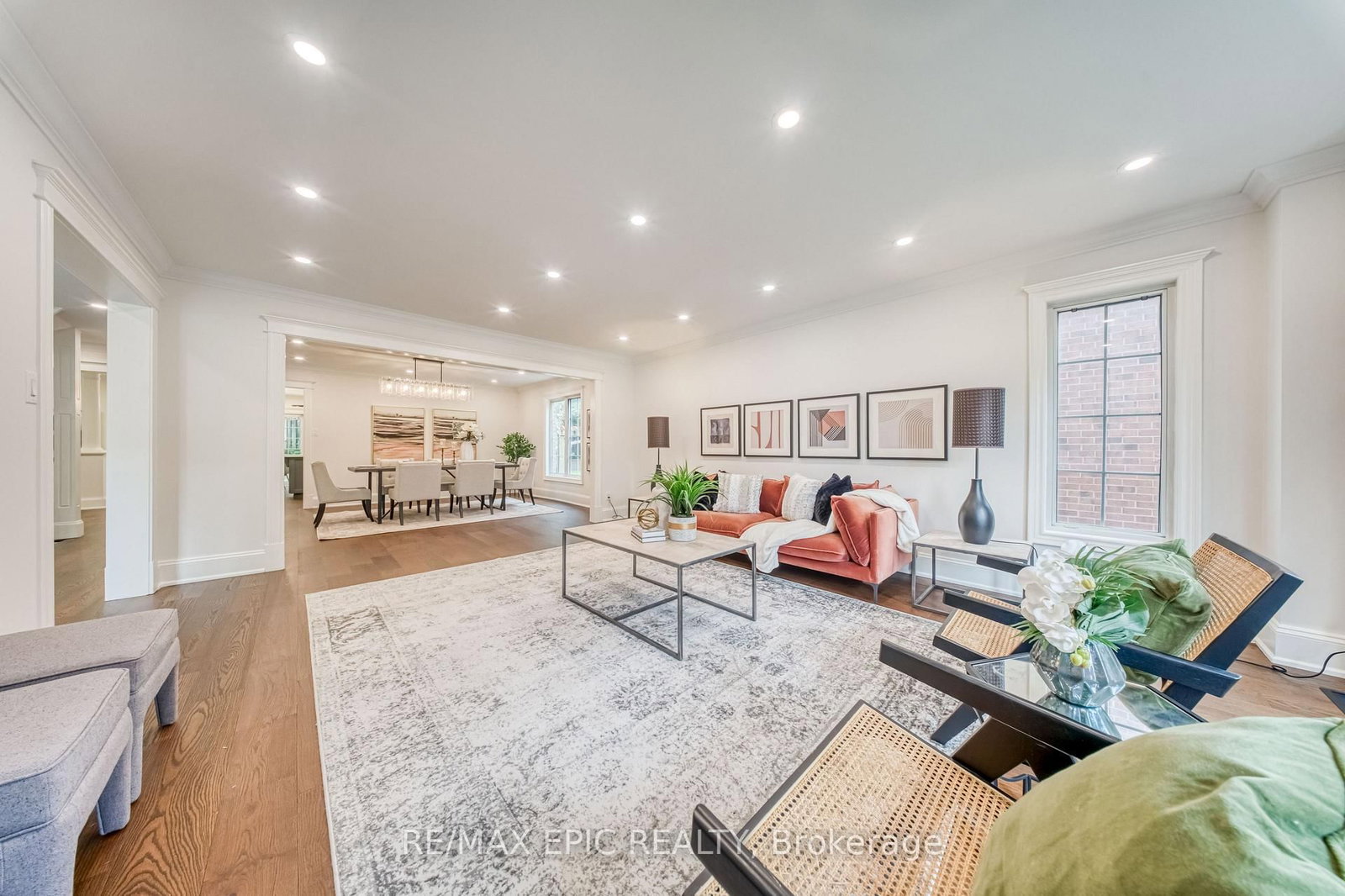 961 Damascus Court • Newmarket, ON photo 4