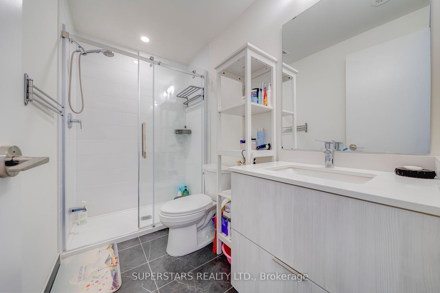 14 David Eyer Road • #1019 • Richmond Hill, ON photo 13