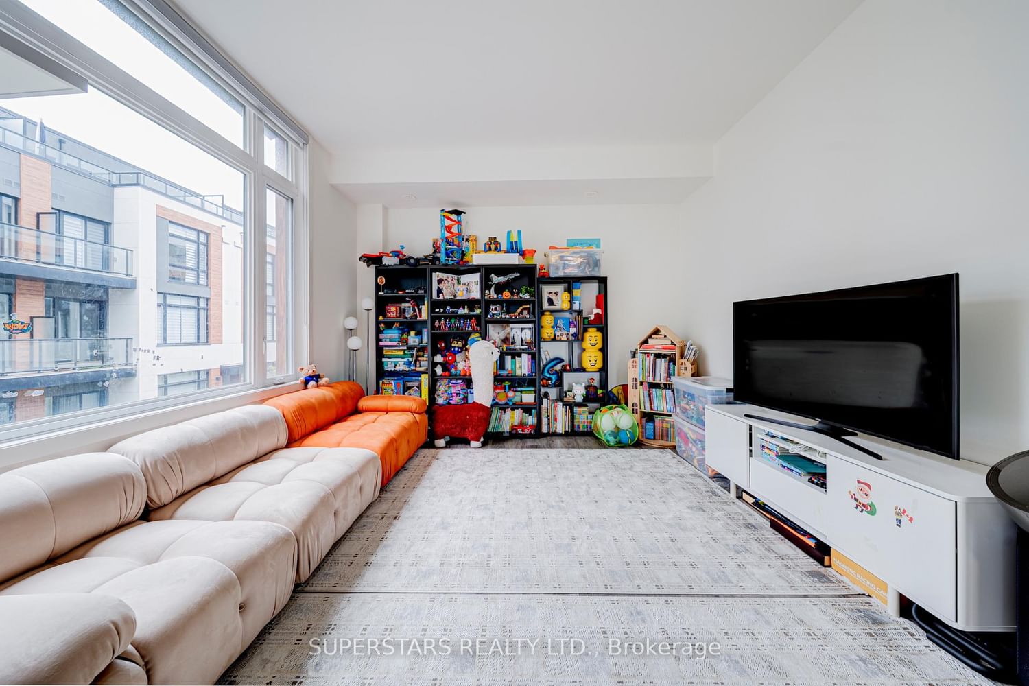 14 David Eyer Road • #1019 • Richmond Hill, ON photo 6