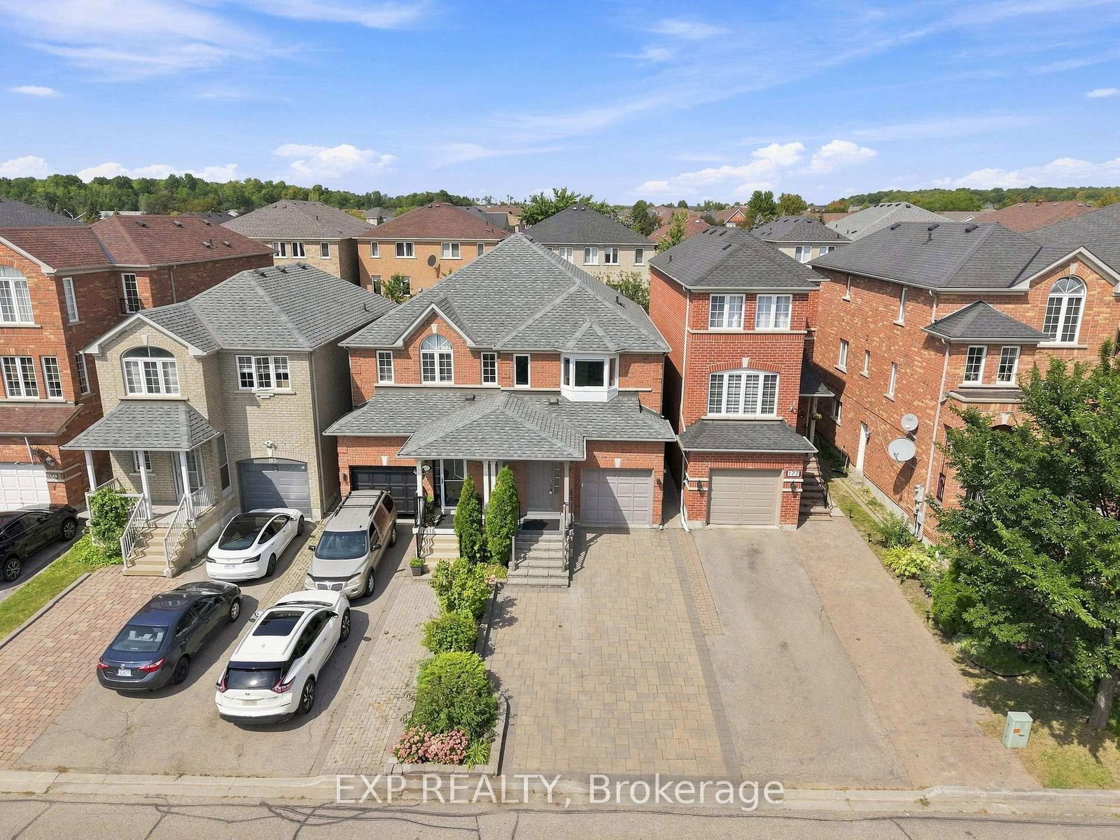 179 Sassafras Circle • Vaughan, ON photo 2