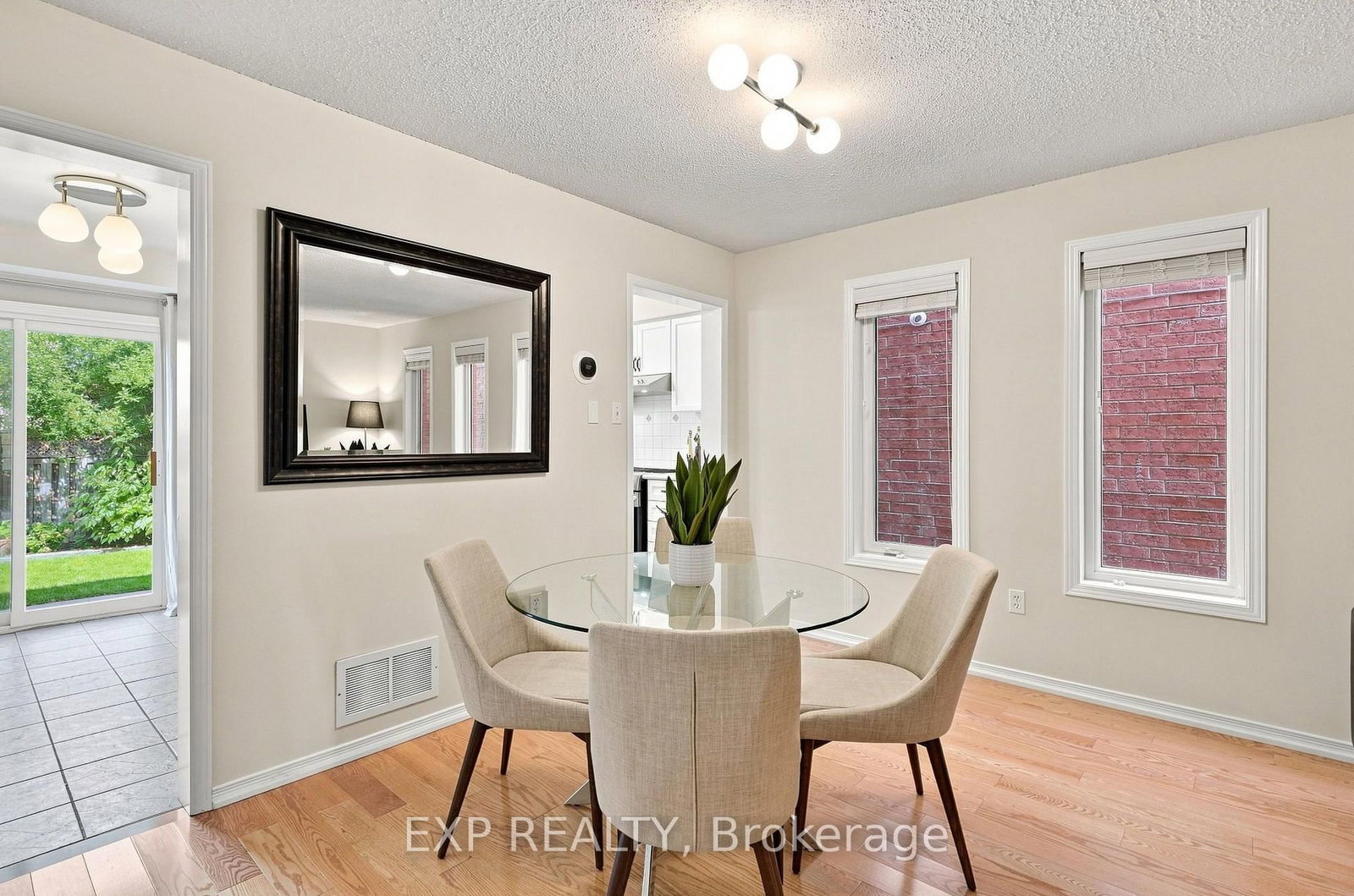 179 Sassafras Circle • Vaughan, ON photo 4