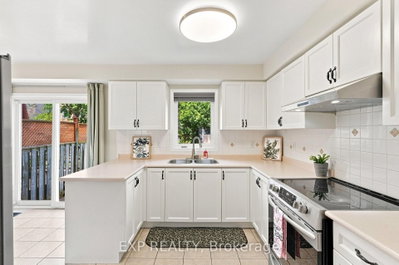 179 Sassafras Circle • Vaughan, ON photo 6
