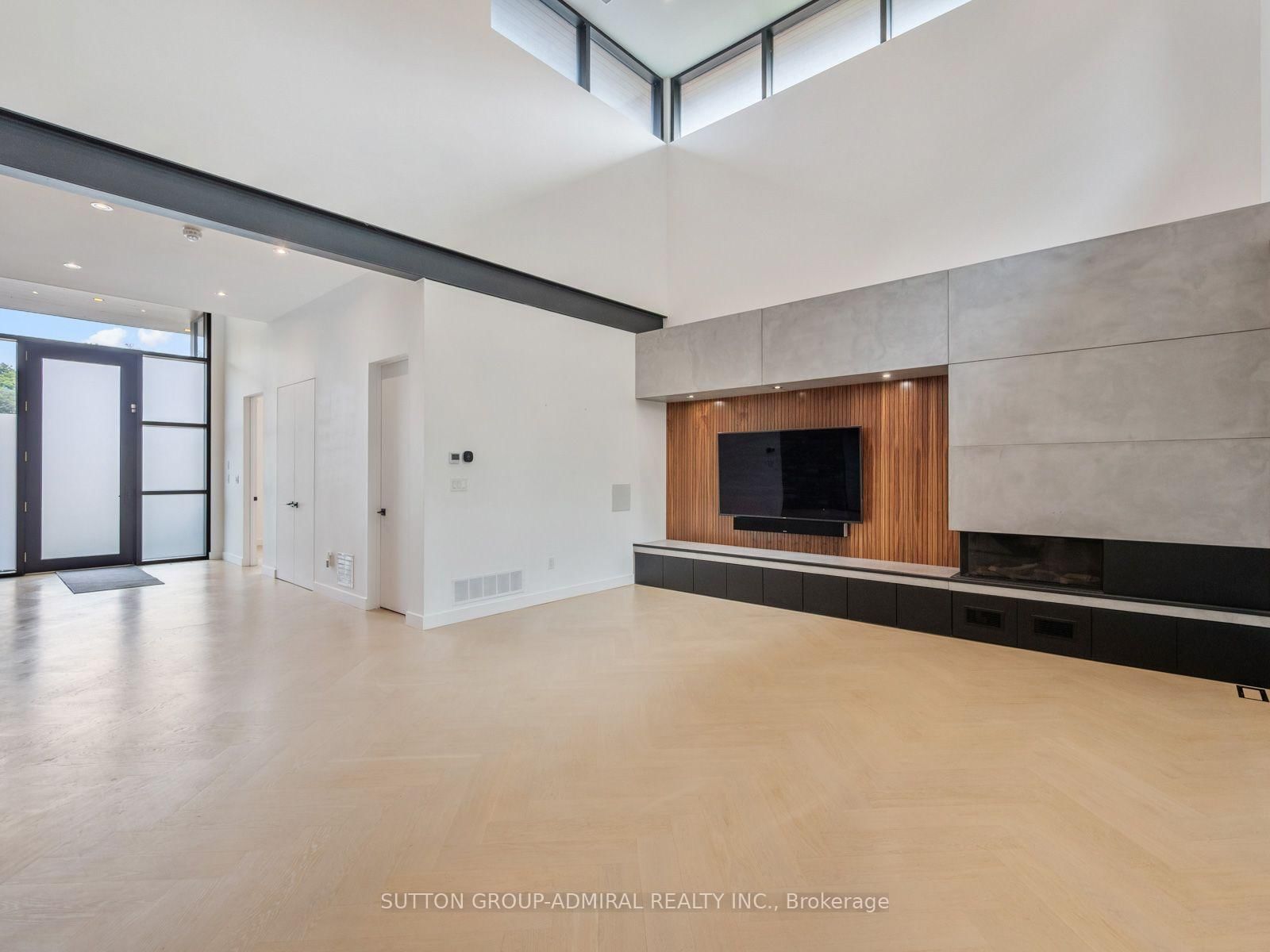 95 Penstock Court • Richmond Hill, ON photo 9