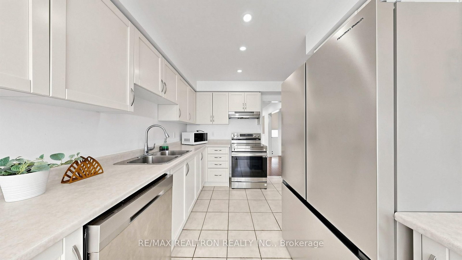 88 Banbrooke Crescent • Newmarket, ON photo 14