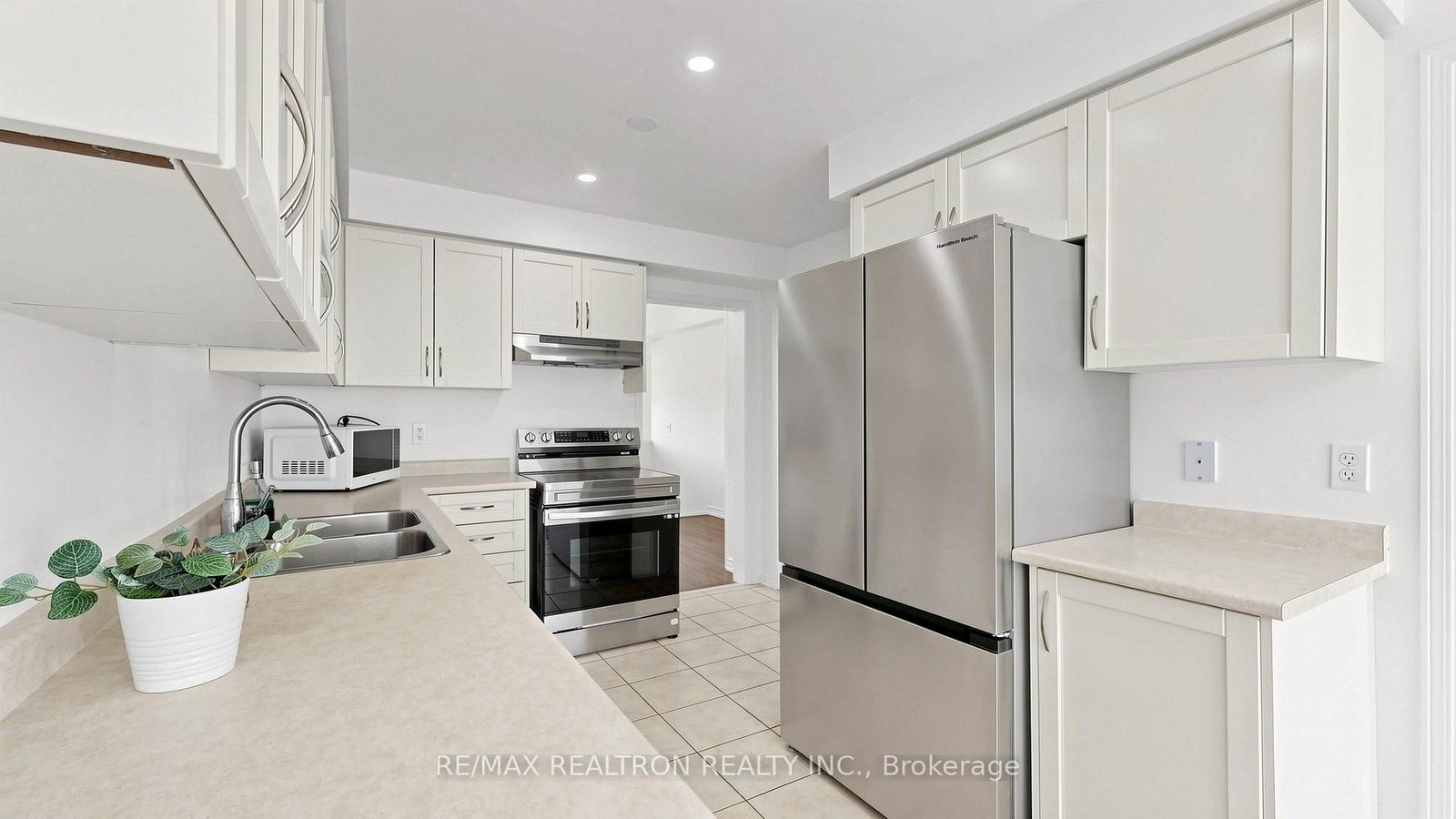 88 Banbrooke Crescent • Newmarket, ON photo 18