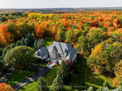 12 Deer Run • Uxbridge, ON photo 3