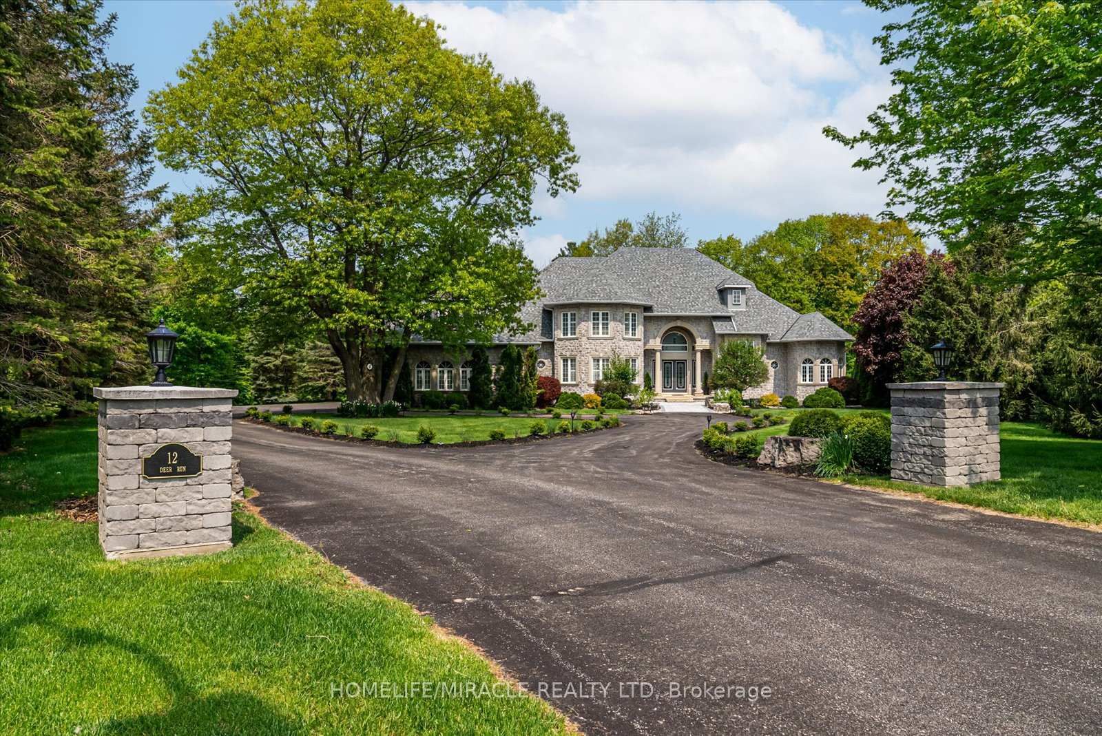 12 Deer Run • Uxbridge, ON photo 4