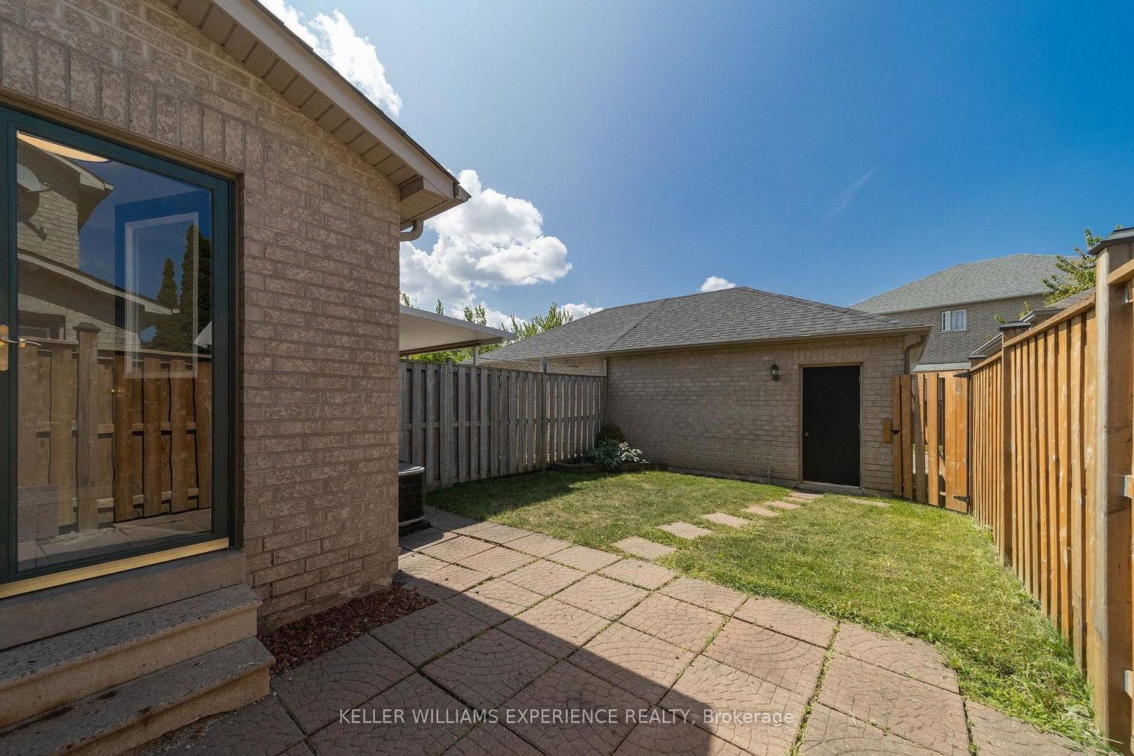 4 Castle Park Boulevard • Vaughan, ON photo 17