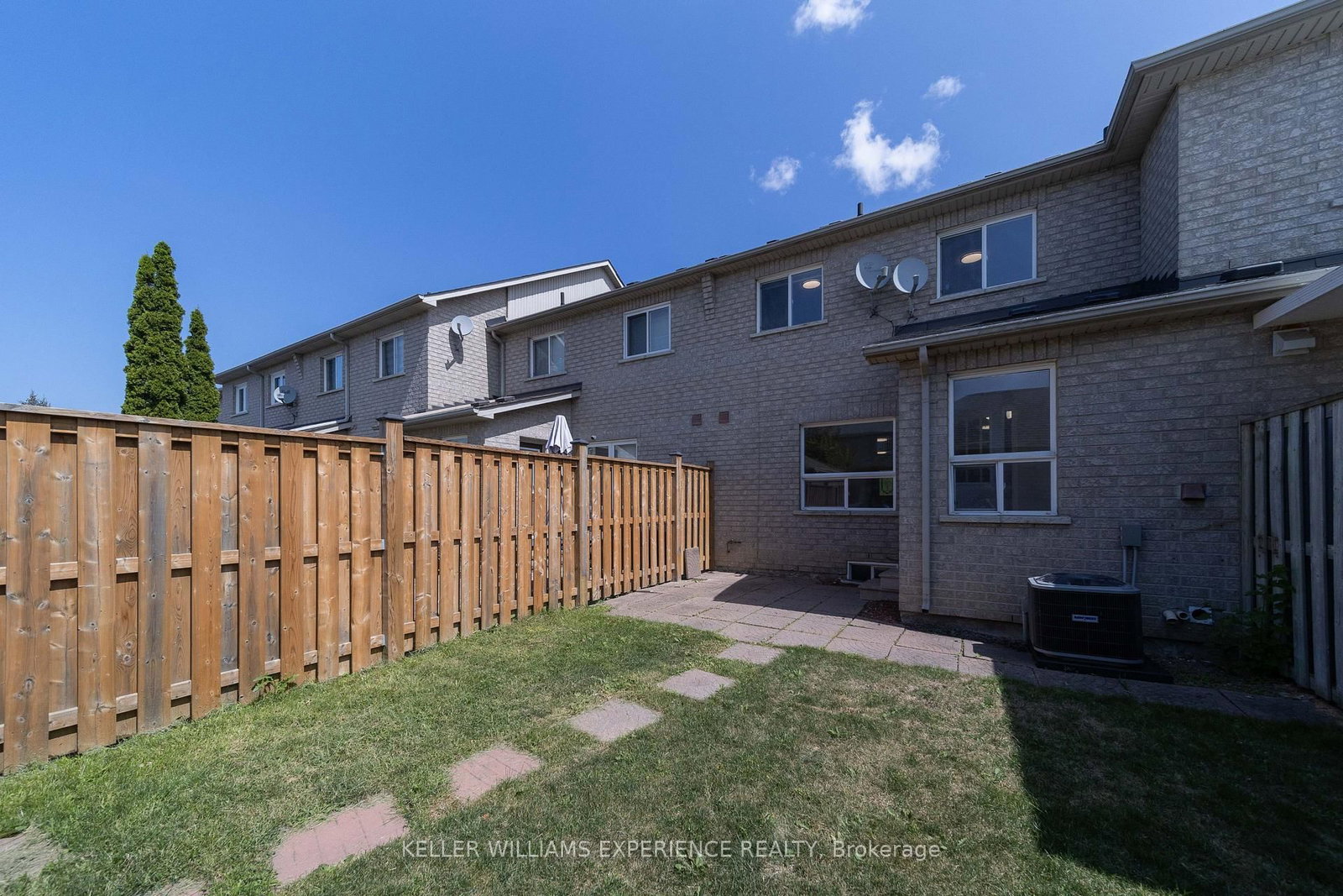 4 Castle Park Boulevard • Vaughan, ON photo 18