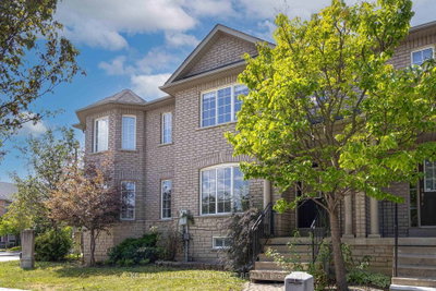 4 Castle Park Boulevard • Vaughan, ON photo 2