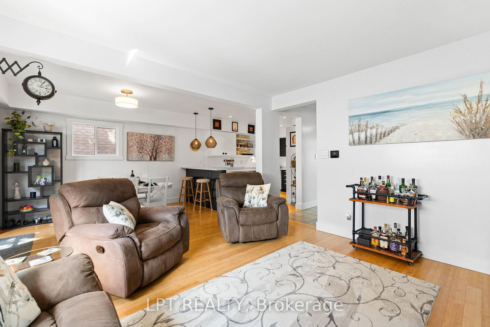 416 Flanagan Court • Newmarket, ON photo 15