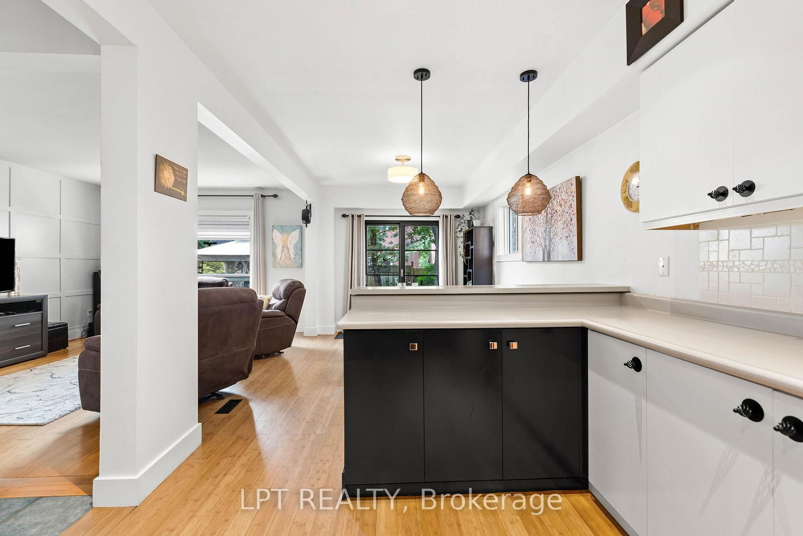 416 Flanagan Court • Newmarket, ON photo 19