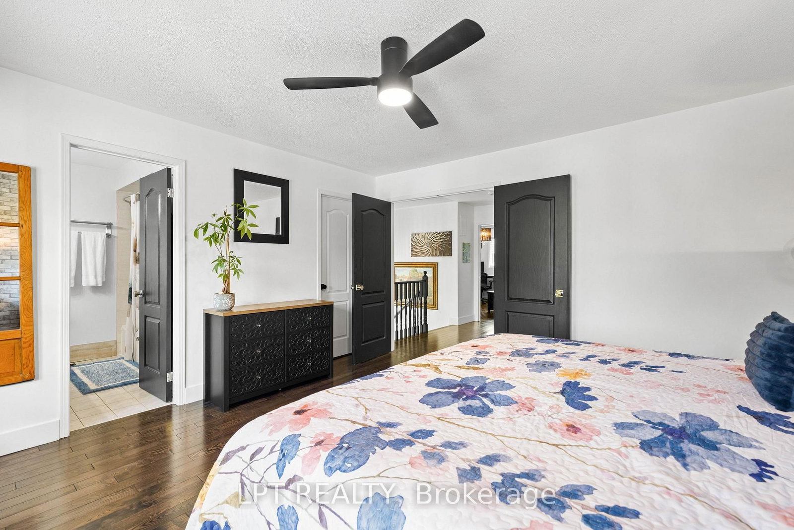 416 Flanagan Court • Newmarket, ON photo 24