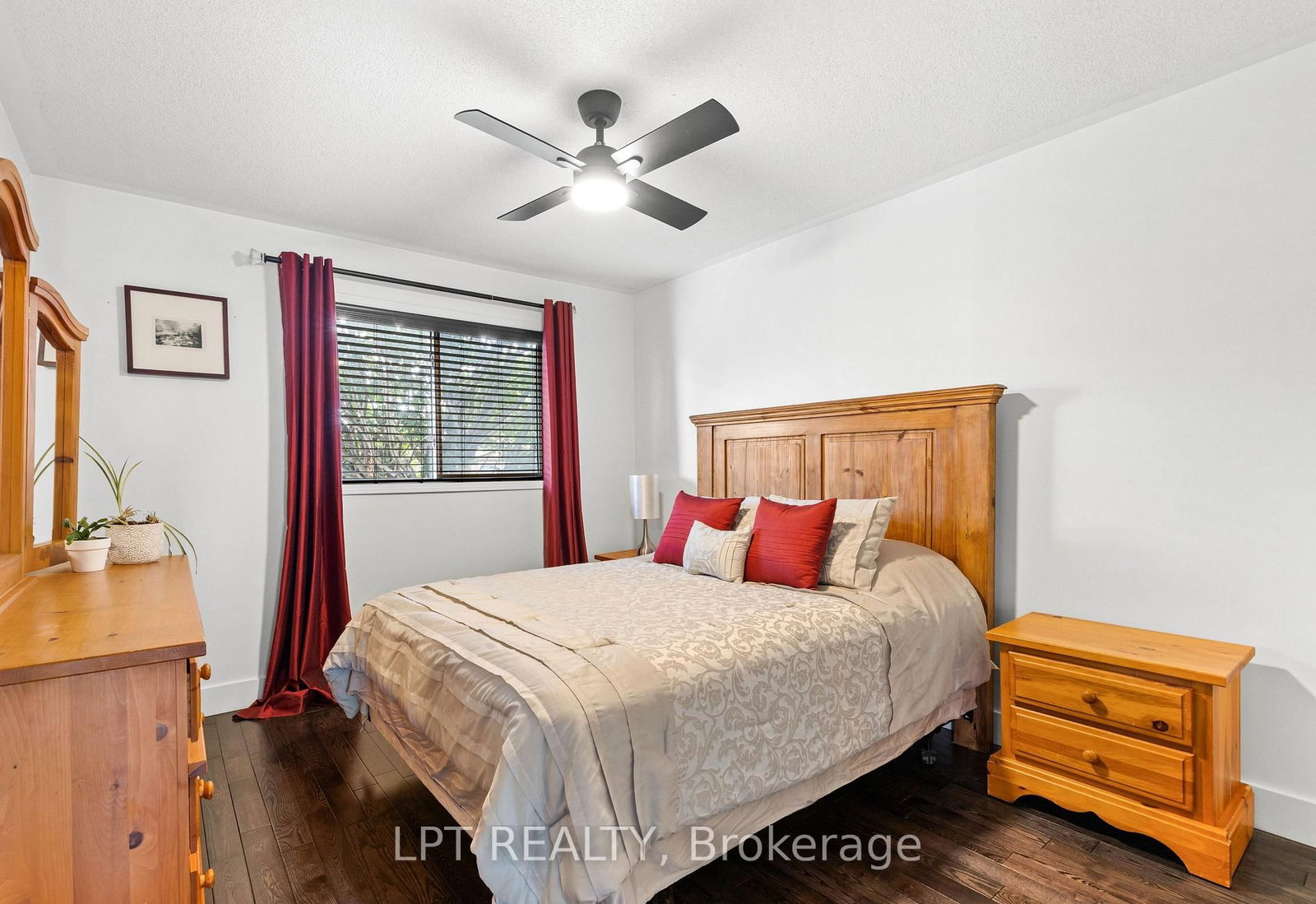 416 Flanagan Court • Newmarket, ON photo 29