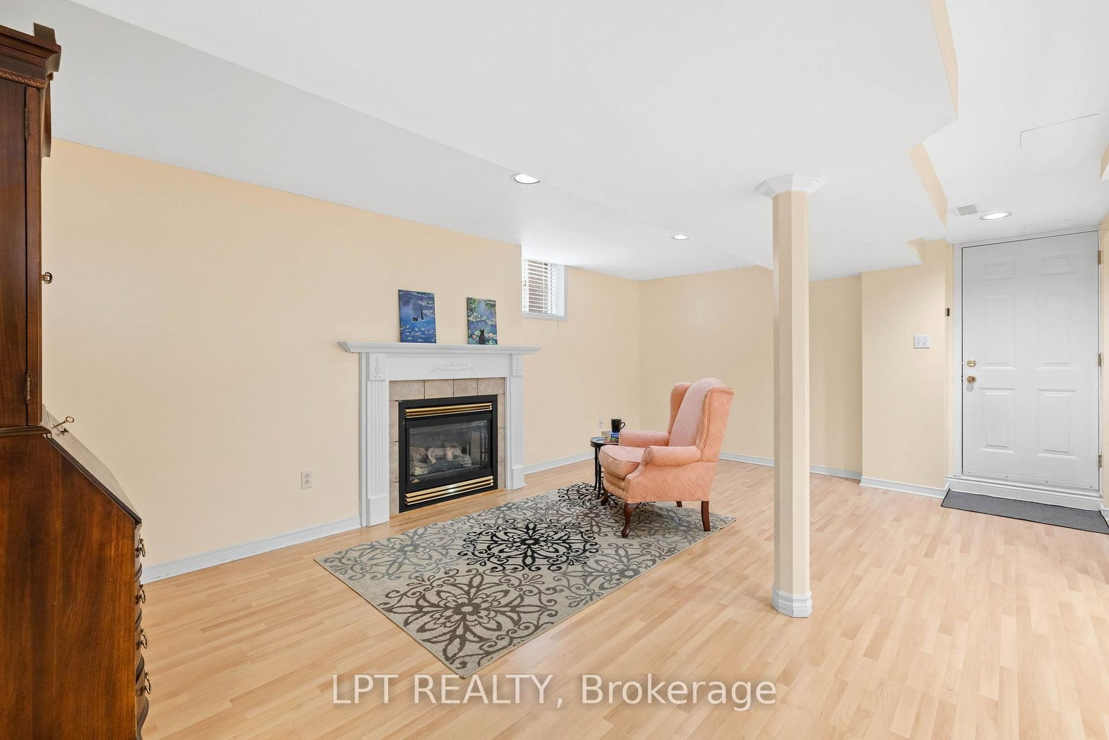416 Flanagan Court • Newmarket, ON photo 33