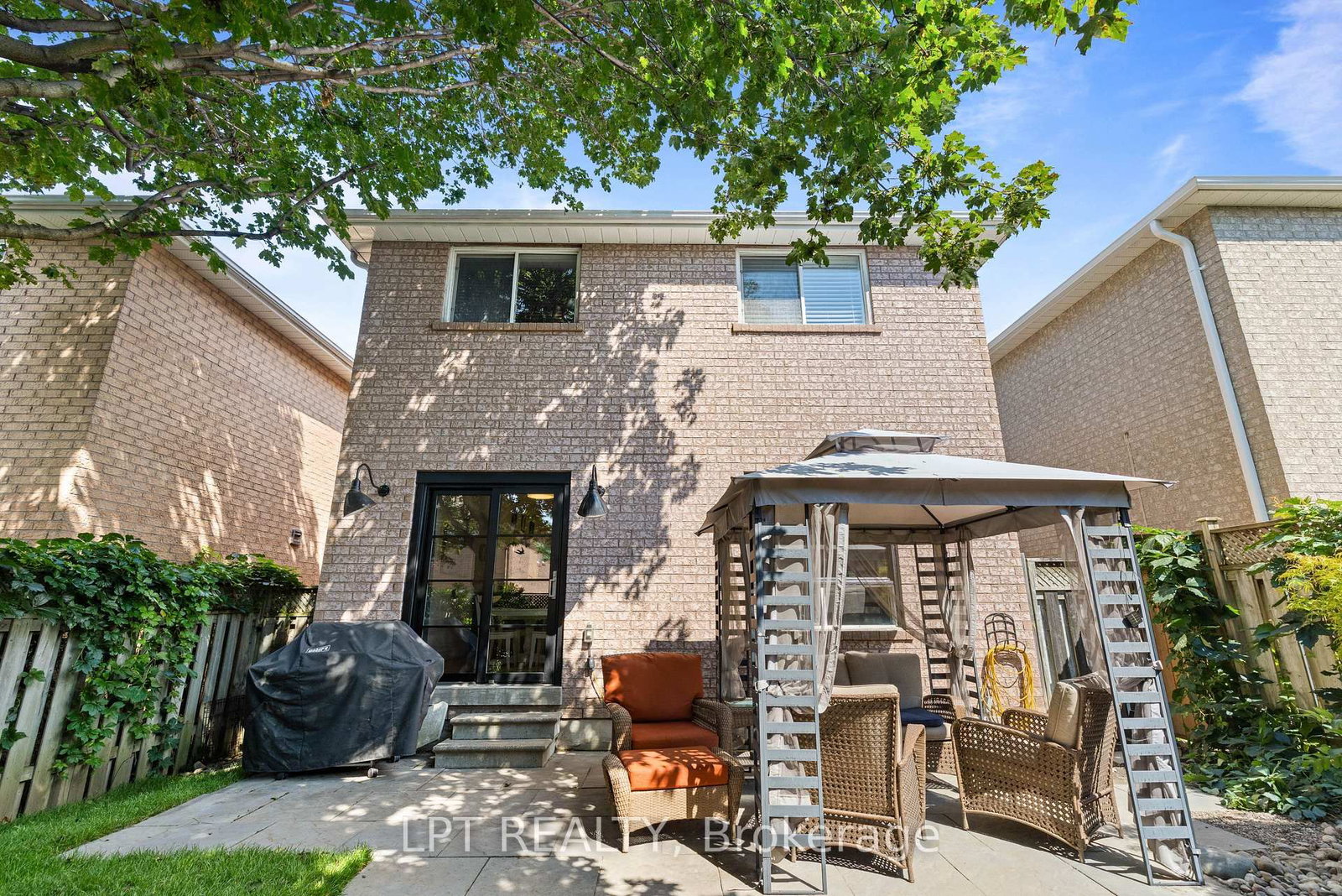 416 Flanagan Court • Newmarket, ON photo 43