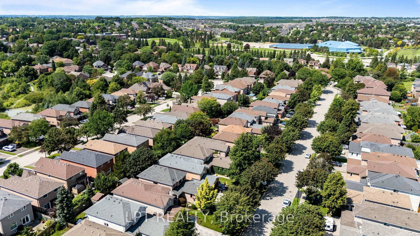 416 Flanagan Court • Newmarket, ON photo 47