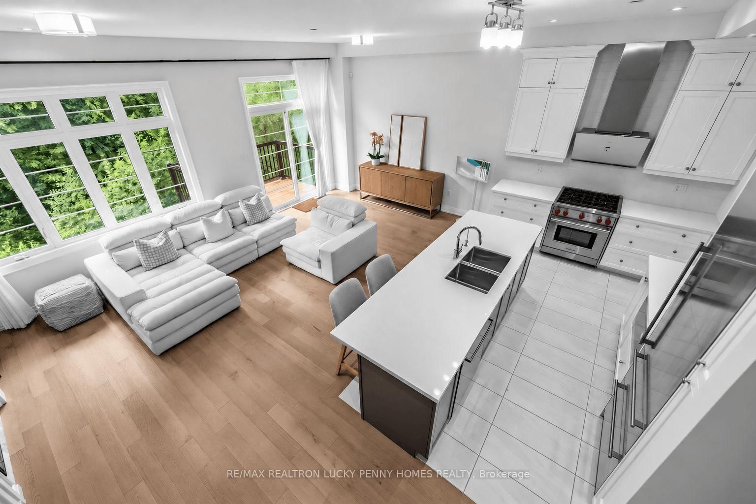 82 West Village Lane • Markham, ON photo 12