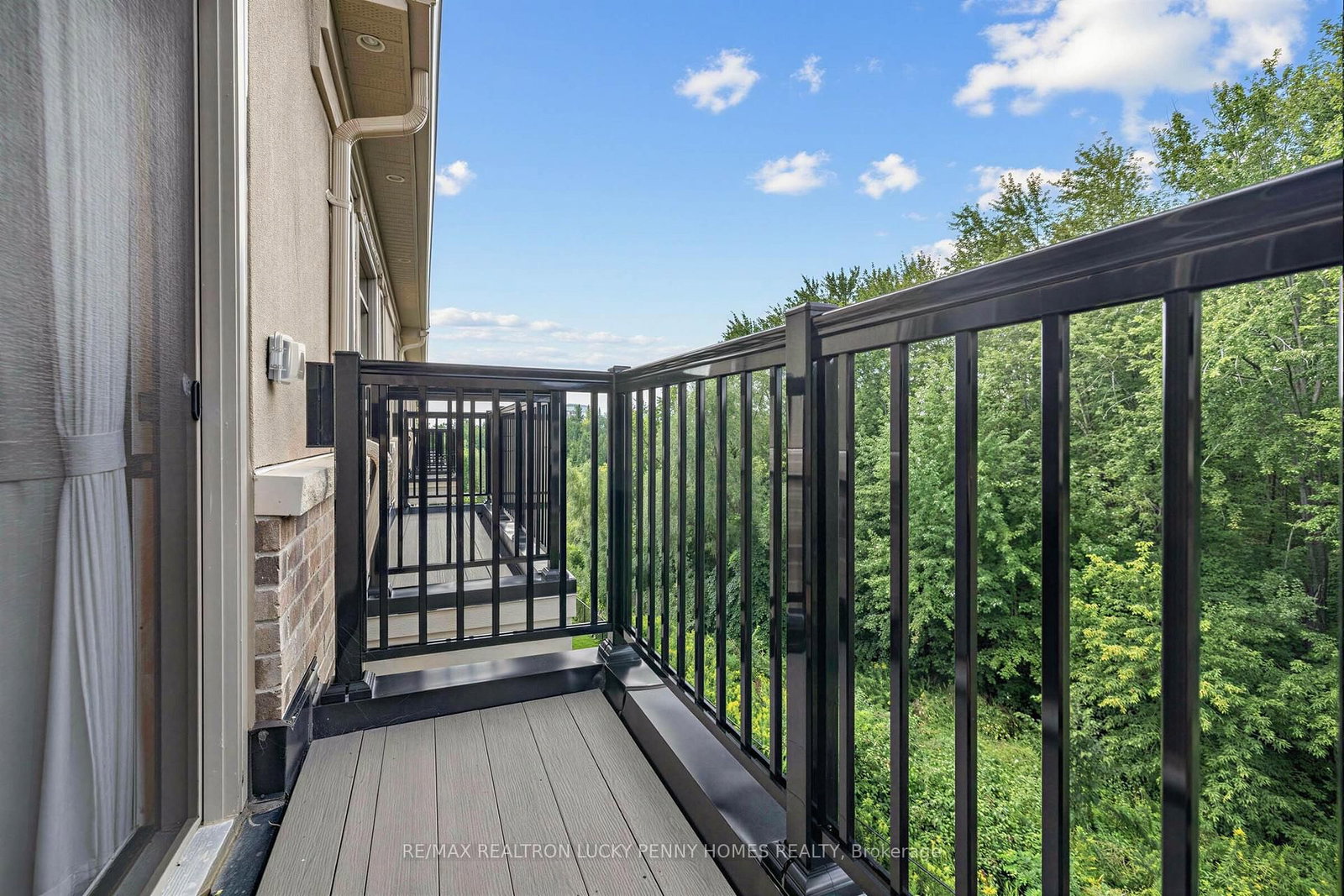 82 West Village Lane • Markham, ON photo 16