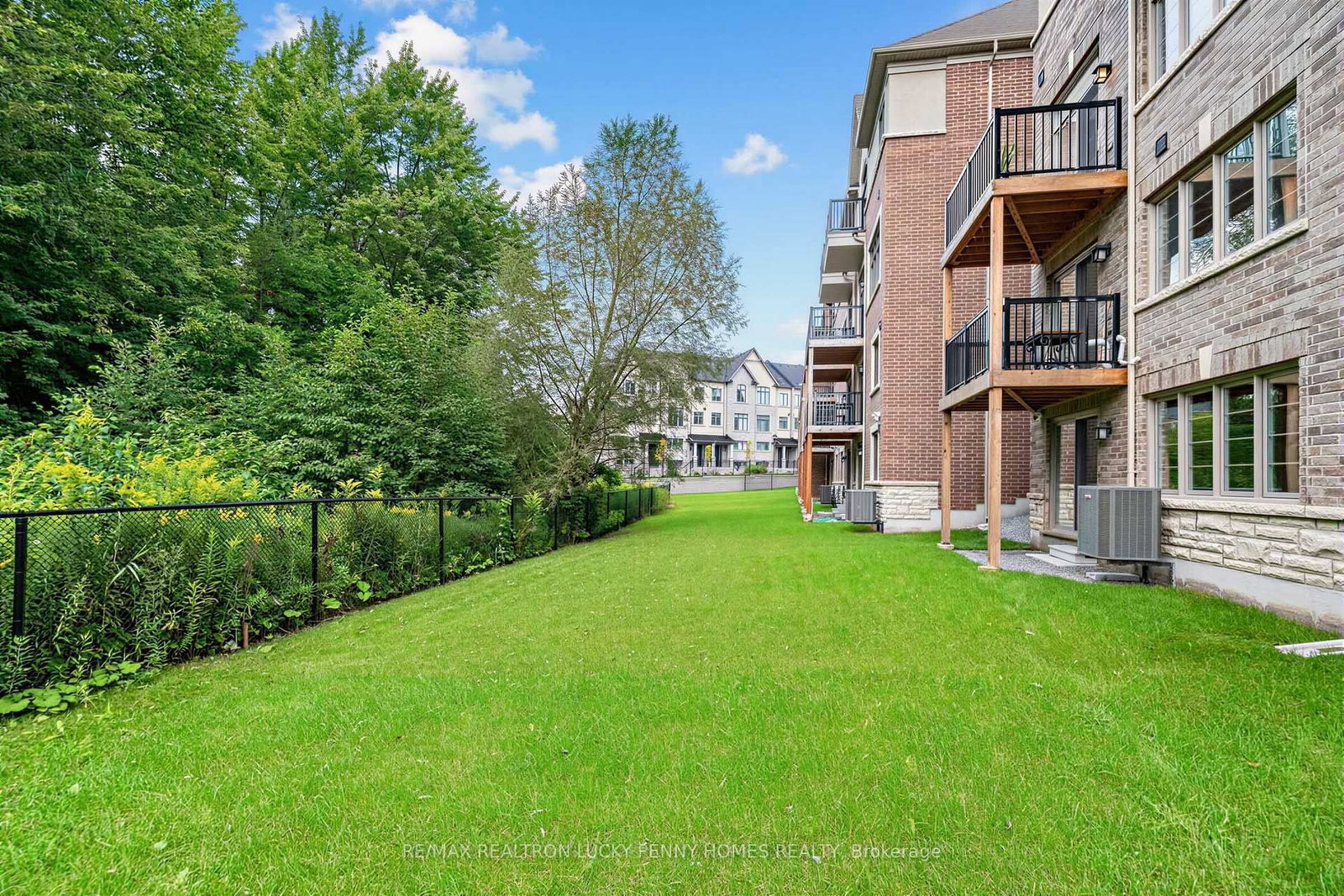 82 West Village Lane • Markham, ON photo 30