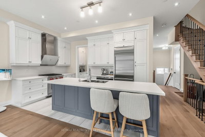 82 West Village Lane • Markham, ON photo 9