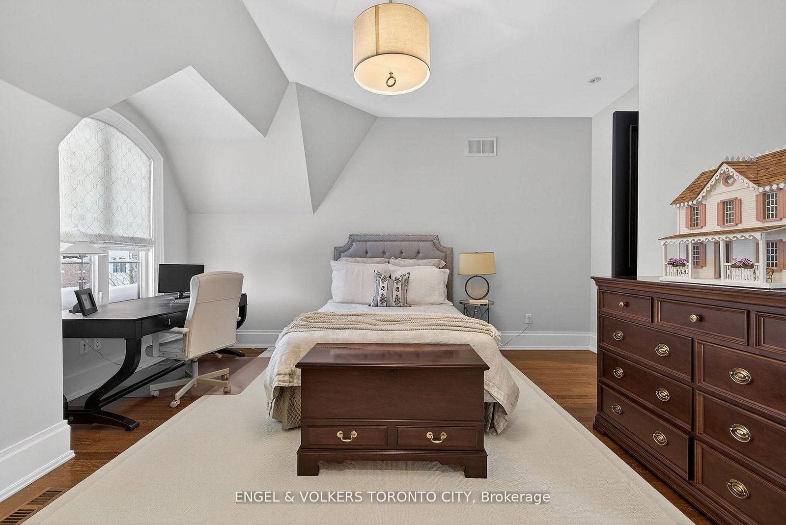 28 Long Hill Drive • Richmond Hill, ON photo 40