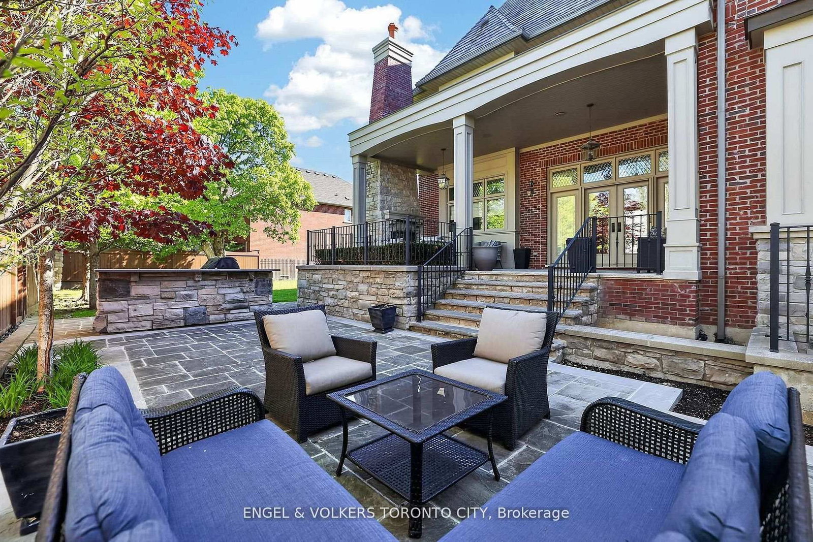 28 Long Hill Drive • Richmond Hill, ON photo 48