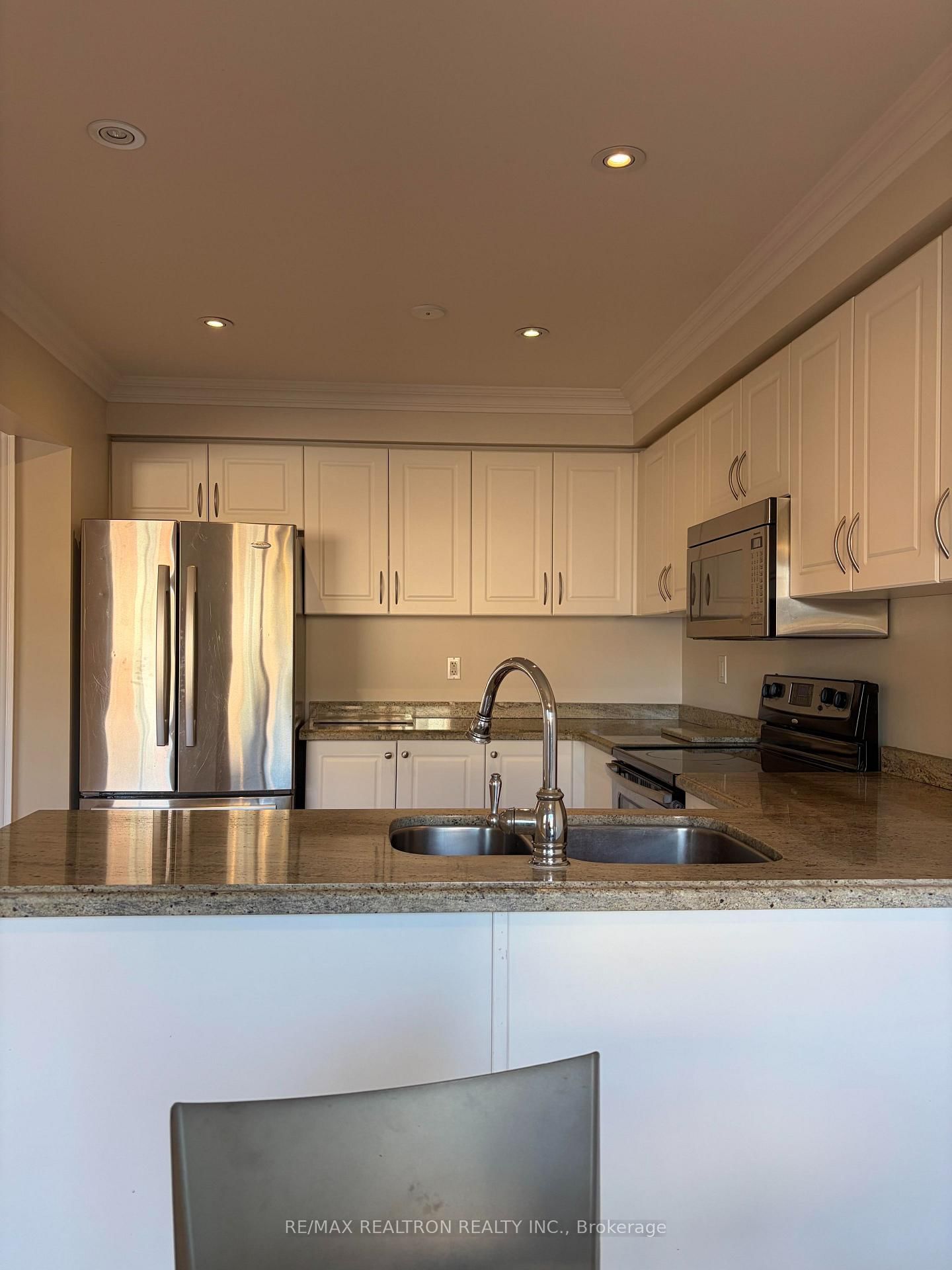 910 Isaac Phillips Way • Newmarket, ON photo 9