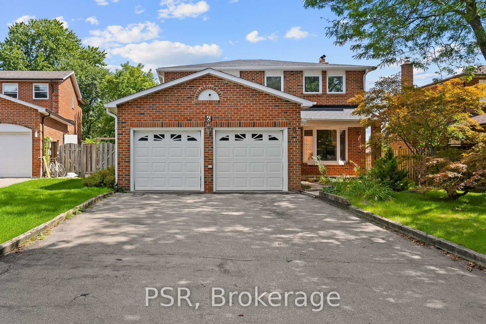 6 Lippincott Court • Richmond Hill, ON photo 1