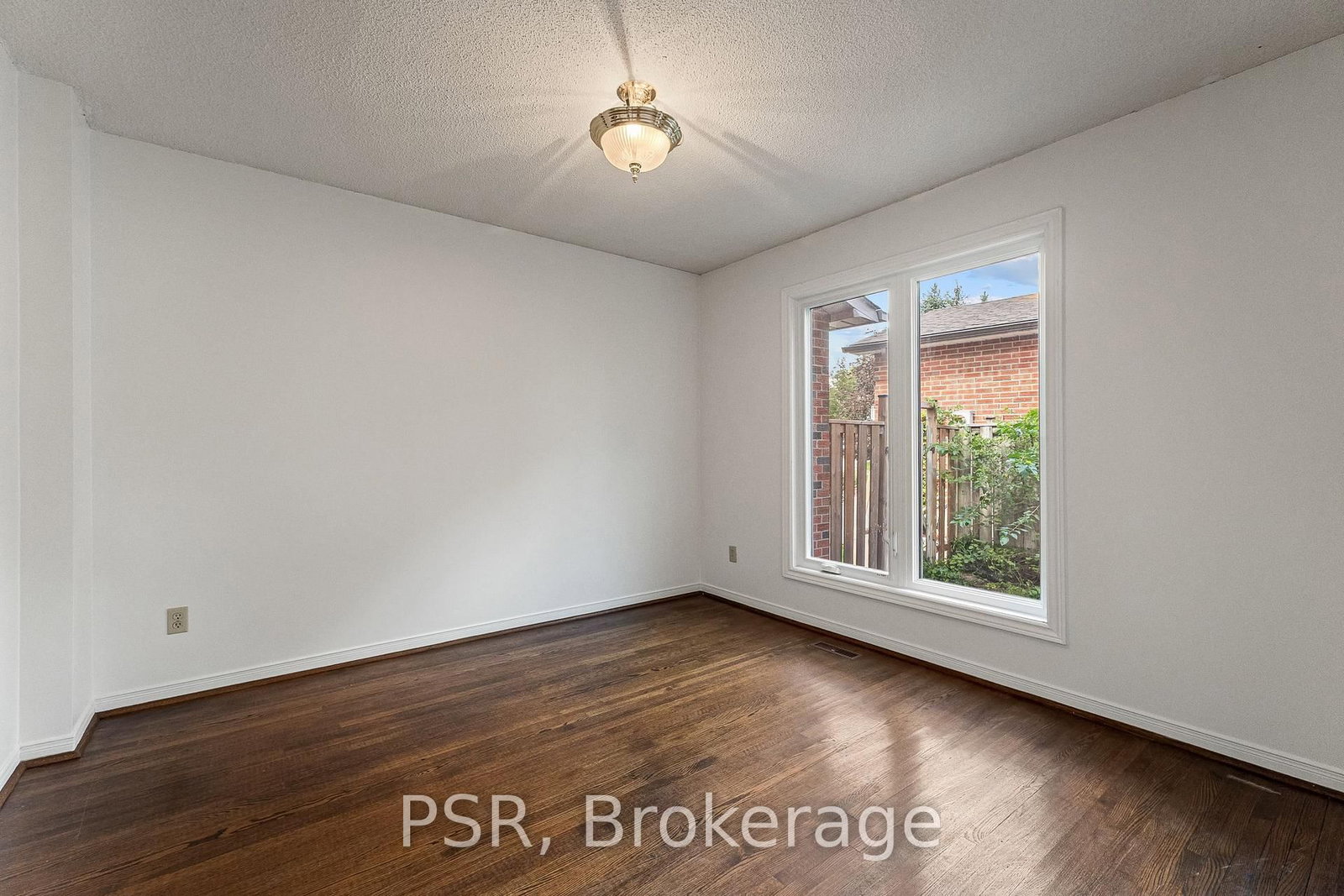 6 Lippincott Court • Richmond Hill, ON photo 15