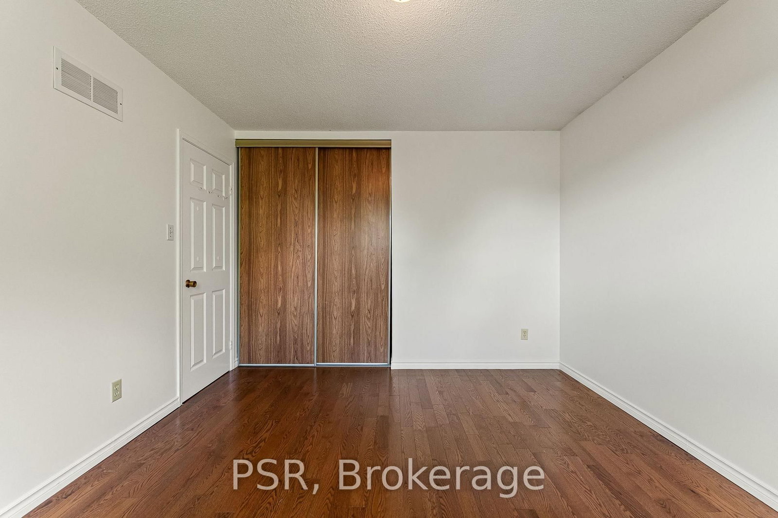 6 Lippincott Court • Richmond Hill, ON photo 24
