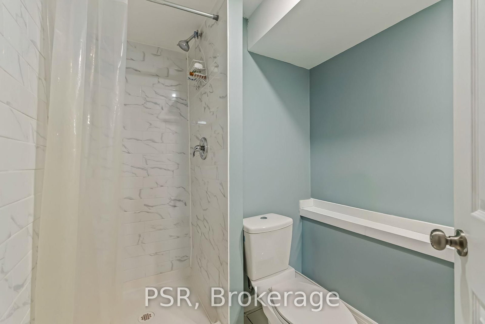 6 Lippincott Court • Richmond Hill, ON photo 35