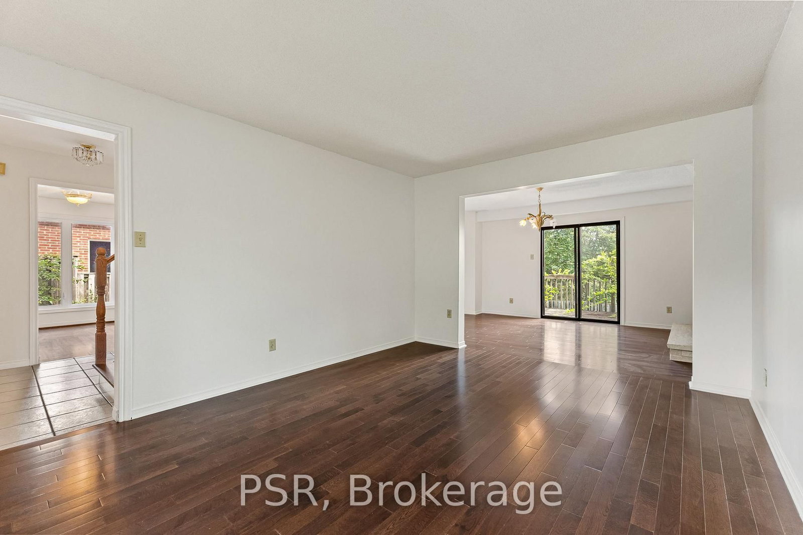 6 Lippincott Court • Richmond Hill, ON photo 6
