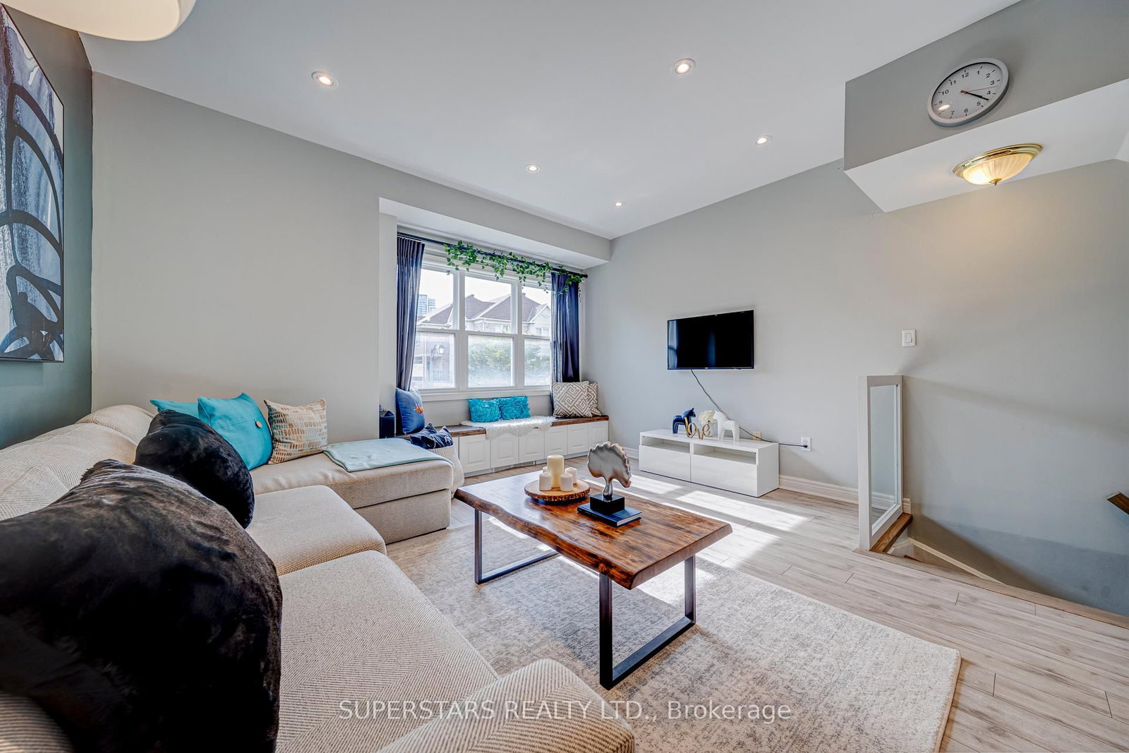 119 Pond Drive • Markham, ON photo 3