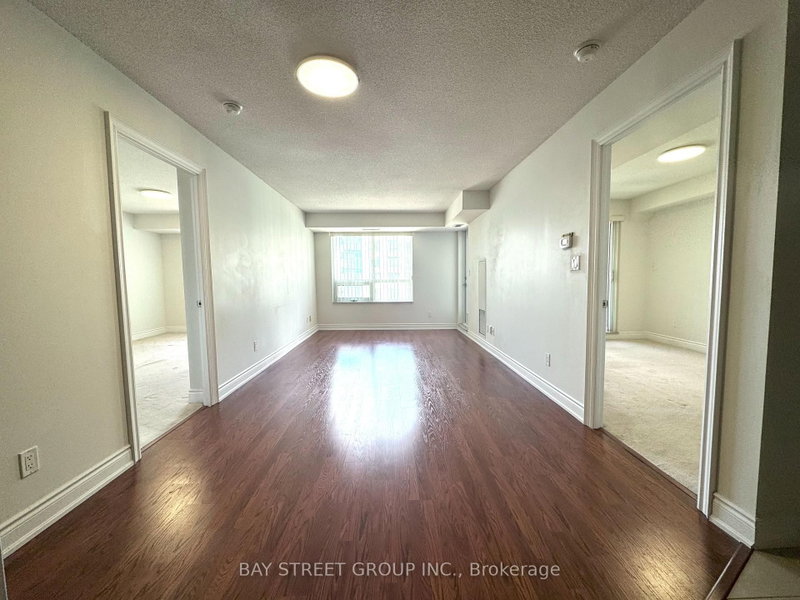 908 - 60 South Town Centre Boulevard