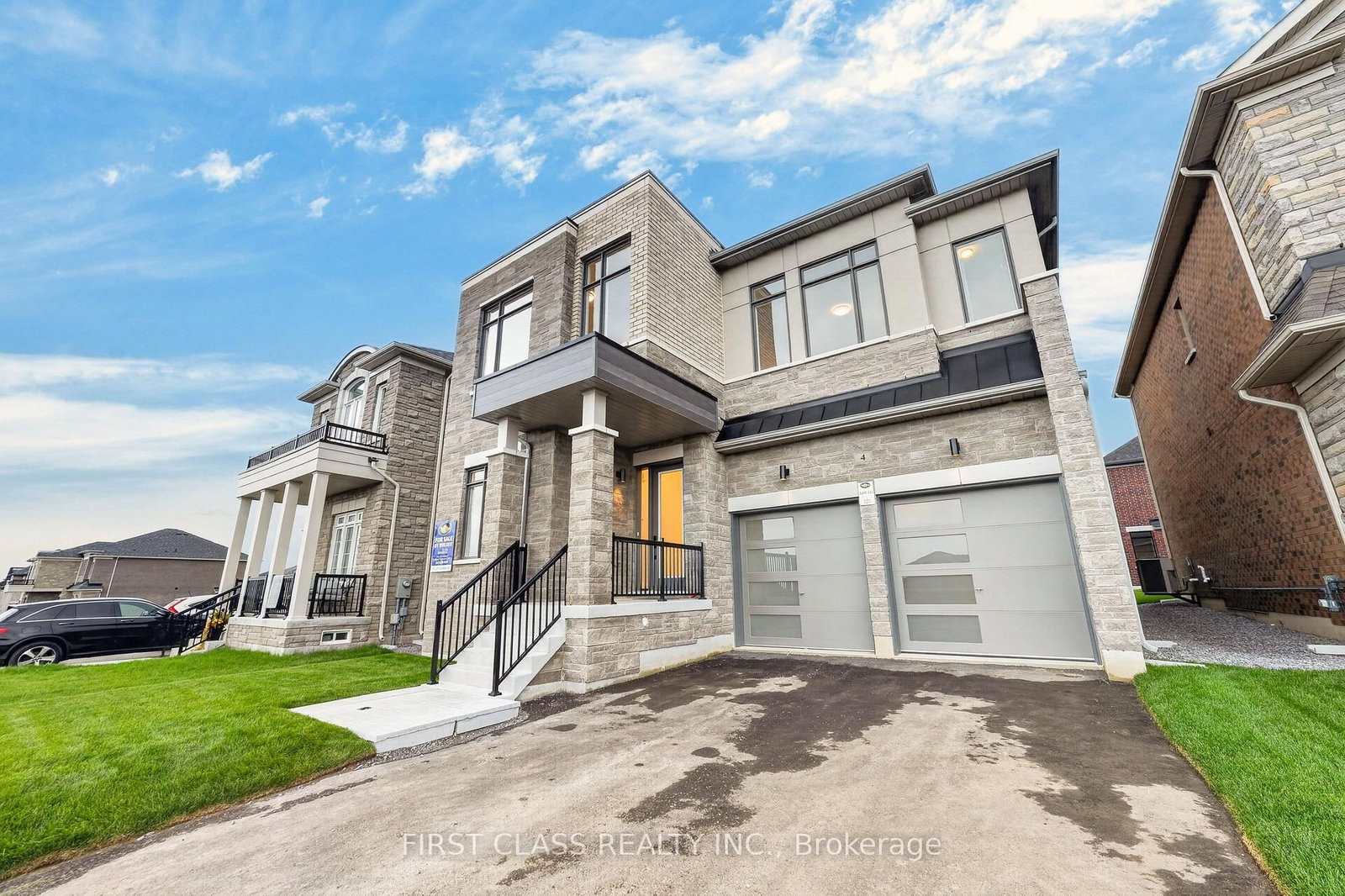 4 Furon Street • Richmond Hill, ON photo 3