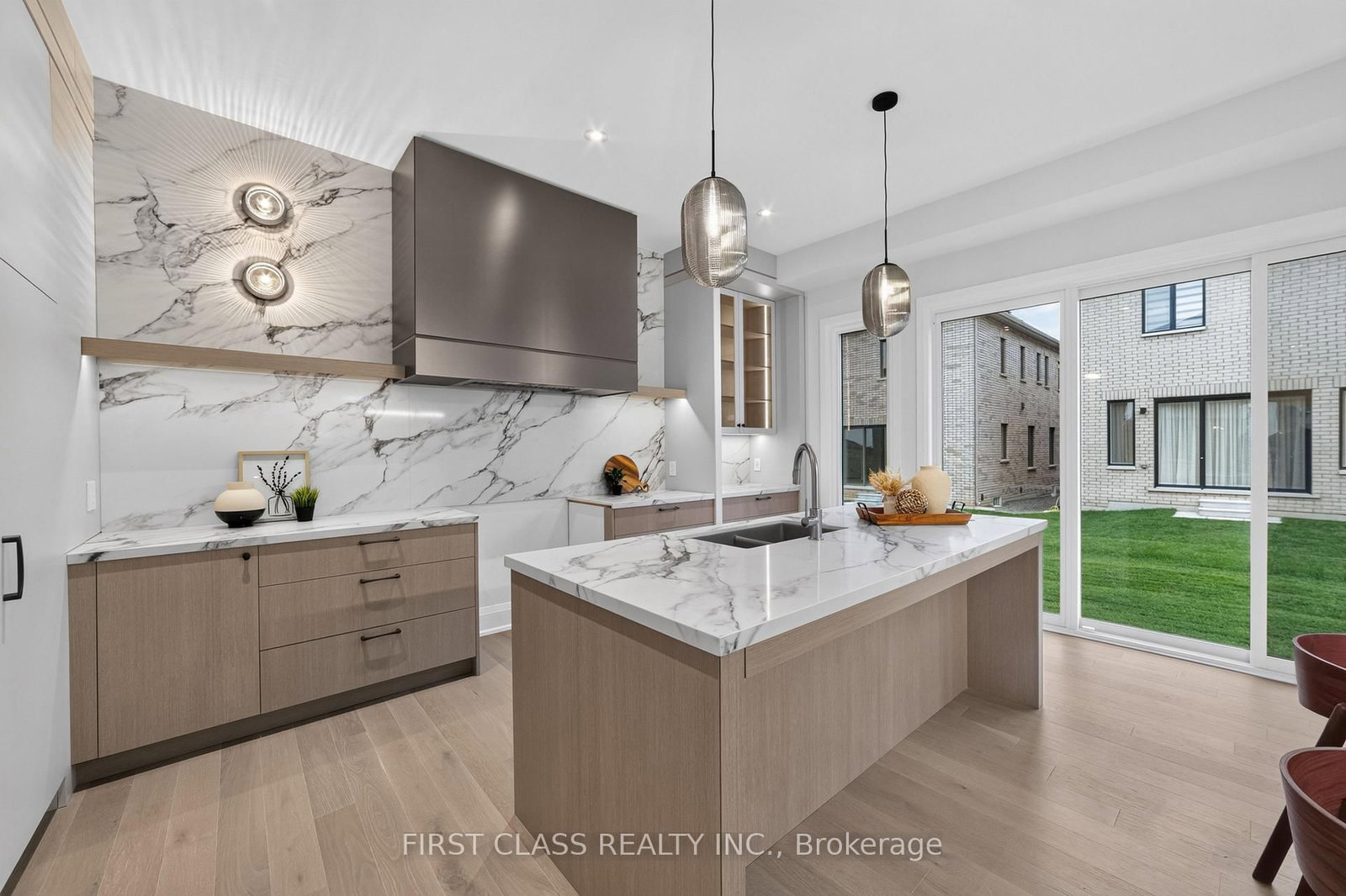 4 Furon Street • Richmond Hill, ON photo 5