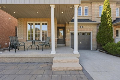 129 Dolce Crescent • Vaughan, ON photo 3