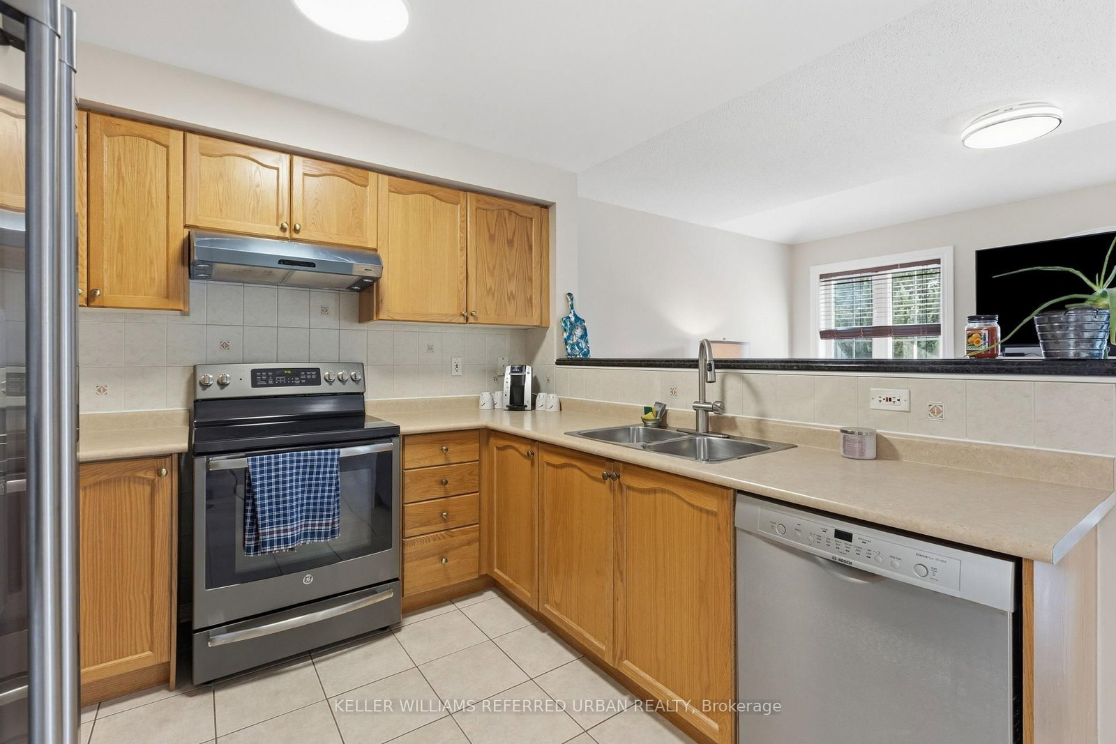 129 Dolce Crescent • Vaughan, ON photo 9