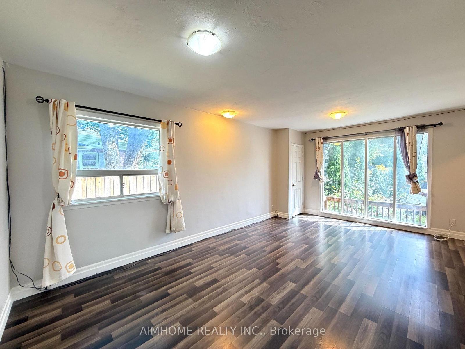 Main - 887 Srigley Street, Newmarket 4