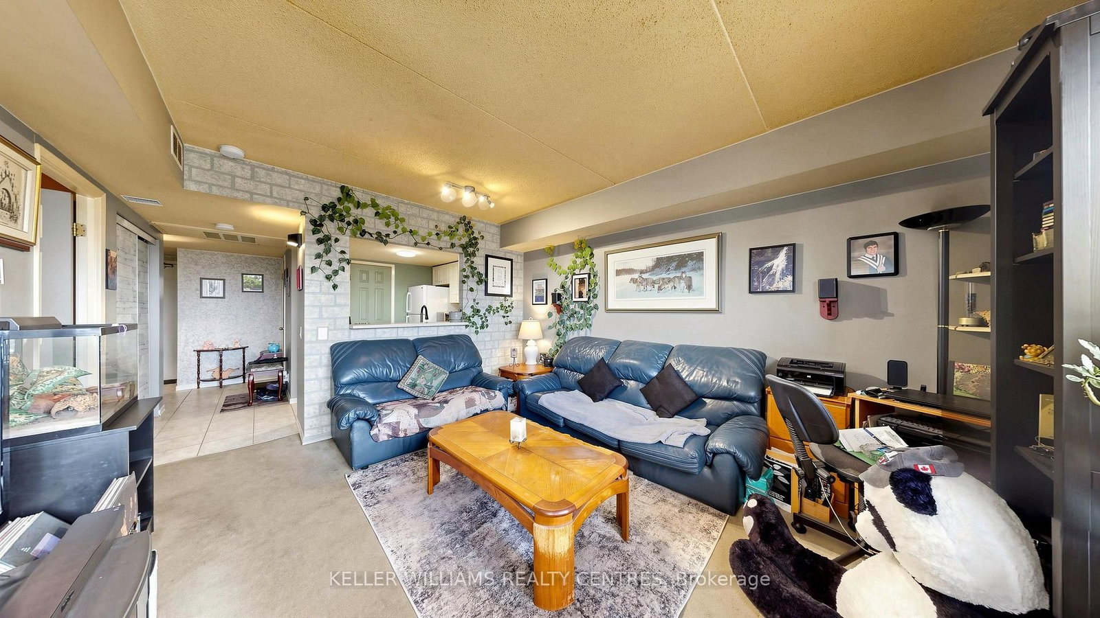 417-160 Wellington St, Aurora, view 14