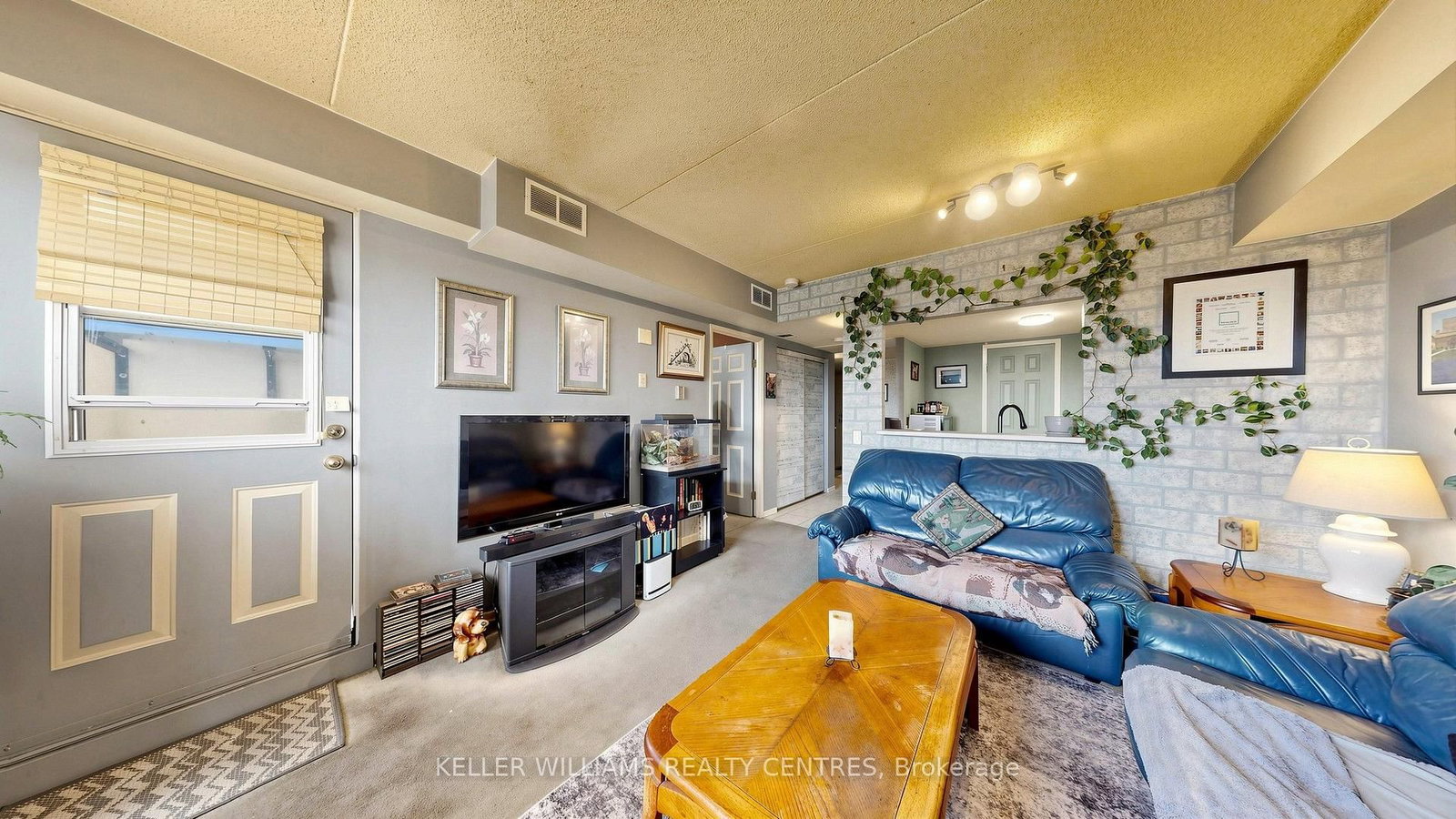 417-160 Wellington St, Aurora, view 15