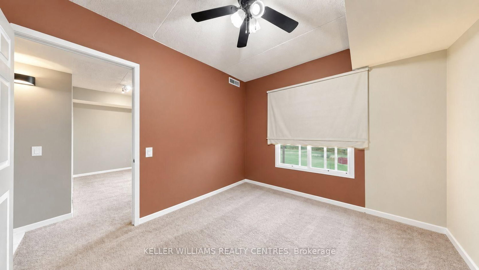 417-160 Wellington St, Aurora, view 22