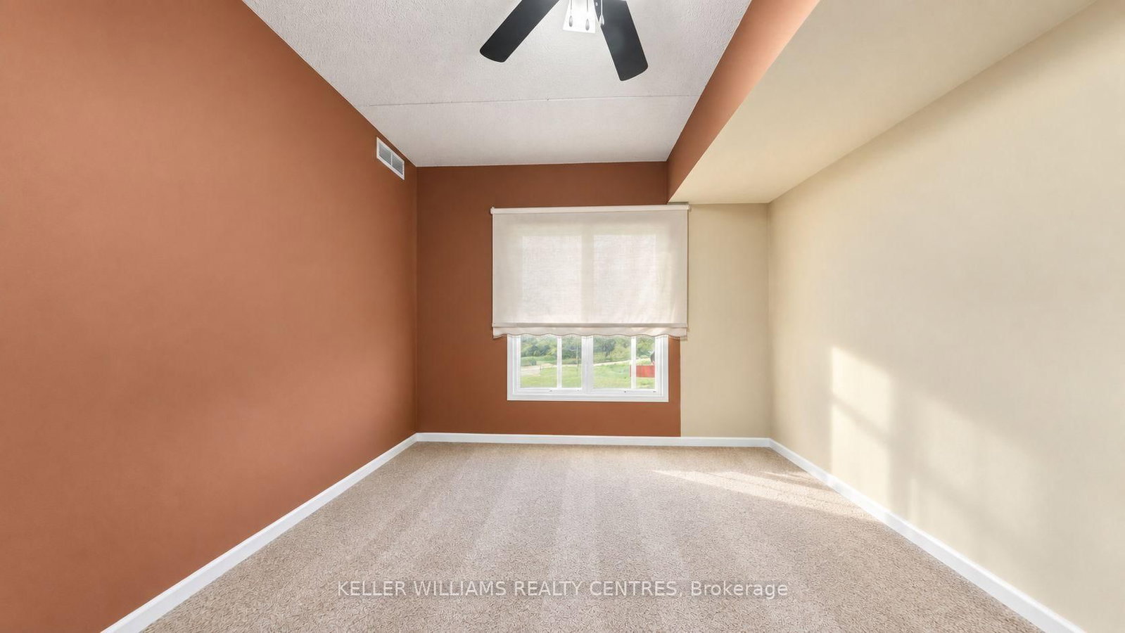 417-160 Wellington St, Aurora, view 24